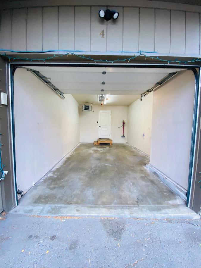 Beautiful 2 Bedroom 1 Bath Apartment With Private Garage Анкоридж Экстерьер фото