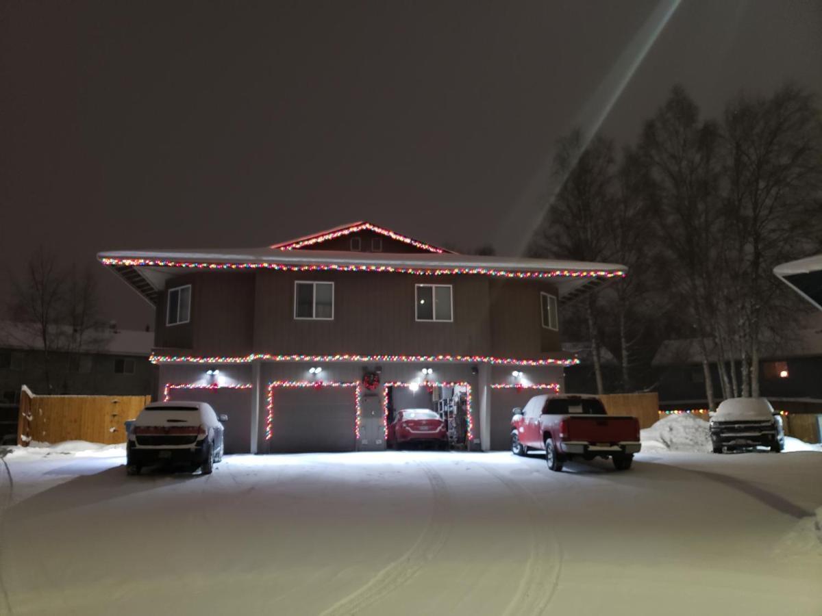 Beautiful 2 Bedroom 1 Bath Apartment With Private Garage Анкоридж Экстерьер фото
